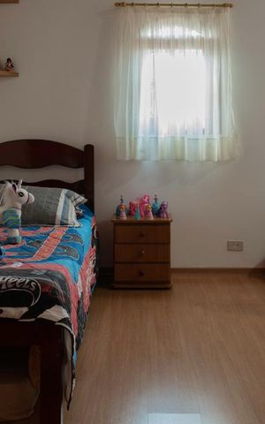 Casa à venda com 240m², 3 quartos e 3 vagas Casa à venda com 240m², 3 quartos e 3 vagasQuarto 1