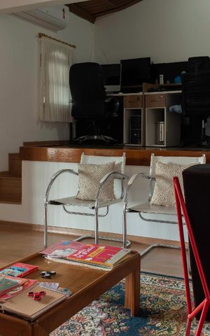 Casa à venda com 240m², 3 quartos e 3 vagas Casa à venda com 240m², 3 quartos e 3 vagasQuarto 2