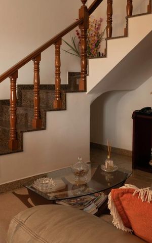 Casa à venda com 240m², 3 quartos e 3 vagas Casa à venda com 240m², 3 quartos e 3 vagasSala