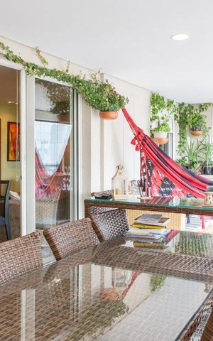 Apartamento à venda com 160m², 3 quartos e 2 vagas Apartamento à venda com 160m², 3 quartos e 2 vagasVaranda gourmet