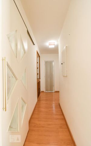 Apartamento para alugar com 70m², 2 quartos e sem vaga Apartamento para alugar com 70m², 2 quartos e sem vagaCorredor