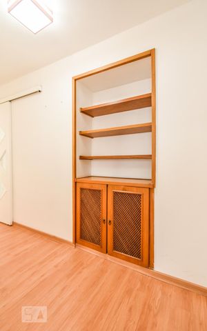 Apartamento para alugar com 70m², 2 quartos e sem vaga Apartamento para alugar com 70m², 2 quartos e sem vagaCorredor