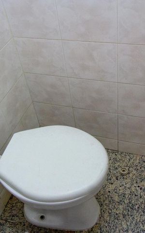 Apartamento à venda com 82m², 2 quartos e 1 vaga Apartamento à venda com 82m², 2 quartos e 1 vagaBanheiro de Serviço