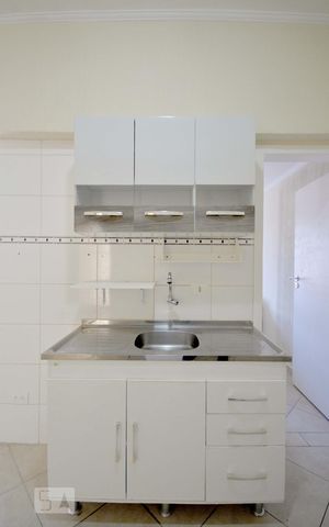 Studio para alugar com 30m², 1 quarto e sem vaga Studio para alugar com 30m², 1 quarto e sem vagaSala/Cozinha