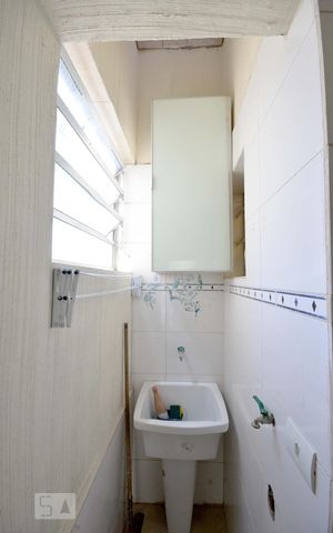 Studio para alugar com 30m², 1 quarto e sem vaga Studio para alugar com 30m², 1 quarto e sem vagaArea de Serviço