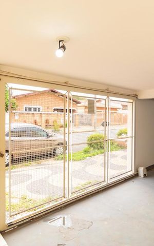 Casa à venda com 100m², 3 quartos e 2 vagas Casa à venda com 100m², 3 quartos e 2 vagasGaragem
