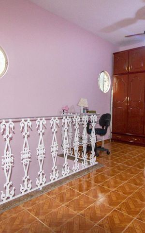 Casa à venda com 200m², 6 quartos e 4 vagas Casa à venda com 200m², 6 quartos e 4 vagasCasa Principal - Saleta