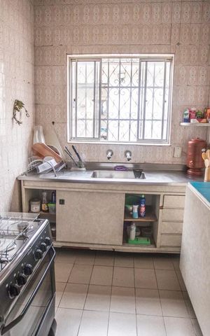 Casa à venda com 125m², 2 quartos e 4 vagas Casa à venda com 125m², 2 quartos e 4 vagasCozinha