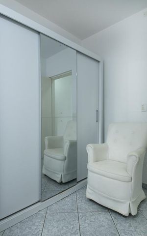 Casa à venda com 160m², 6 quartos e 2 vagas Casa à venda com 160m², 6 quartos e 2 vagasQuarto 1