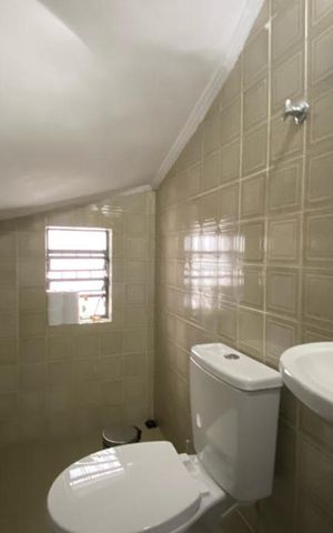 Casa à venda com 150m², 3 quartos e 2 vagas Casa à venda com 150m², 3 quartos e 2 vagasLavabo