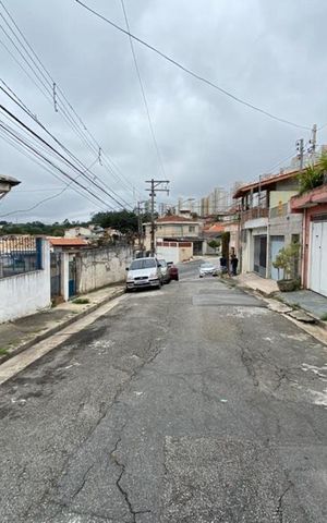 Casa à venda com 150m², 3 quartos e 2 vagas Casa à venda com 150m², 3 quartos e 2 vagasVista da Rua