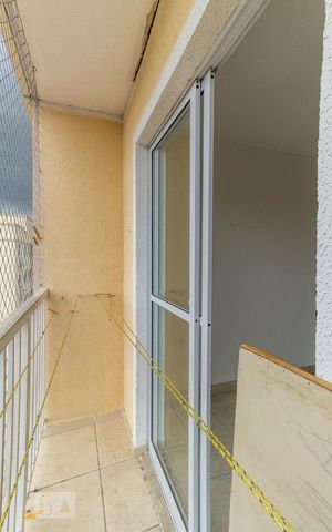 Apartamento à venda com 60m², 3 quartos e 1 vaga Apartamento à venda com 60m², 3 quartos e 1 vagaVaranda