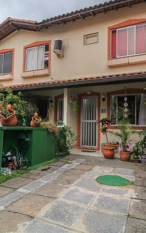 Casa de condomínio para alugar com 90m², 2 quartos e 1 vaga Casa de condomínio para alugar com 90m², 2 quartos e 1 vagaFachada e Garagem