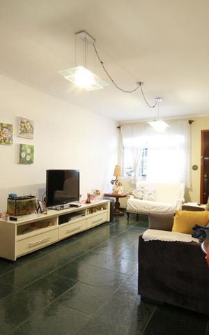 Casa à venda com 110m², 2 quartos e 2 vagasSala
