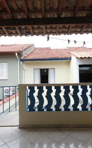 Casa à venda com 110m², 2 quartos e 2 vagasVaranda quintal