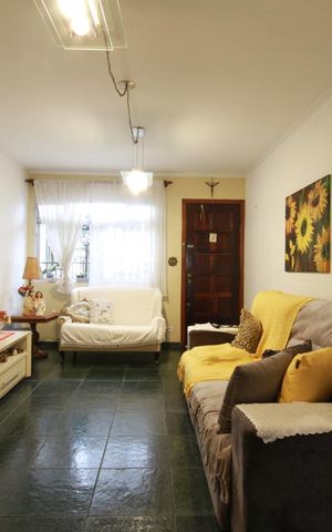 Casa à venda com 110m², 2 quartos e 2 vagasSala