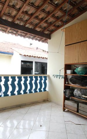Casa à venda com 110m², 2 quartos e 2 vagasVaranda quintal