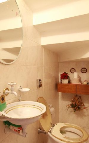 Casa à venda com 110m², 2 quartos e 2 vagasLavabo
