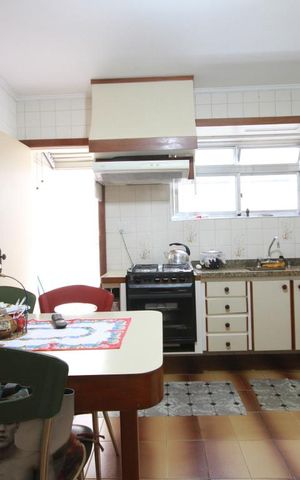 Casa à venda com 110m², 2 quartos e 2 vagasCozinha
