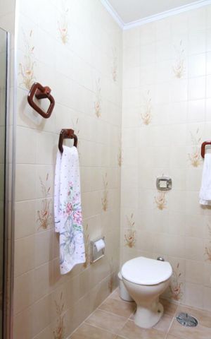 Casa à venda com 110m², 2 quartos e 2 vagasBanheiro
