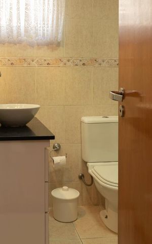 Apartamento à venda com 75m², 2 quartos e 1 vaga Apartamento à venda com 75m², 2 quartos e 1 vagaBanheiro social