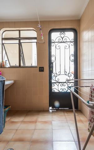 Casa à venda com 170m², 4 quartos e 5 vagas Casa à venda com 170m², 4 quartos e 5 vagasÁrea de Serviço