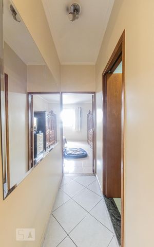 Casa para alugar com 400m², 4 quartos e 4 vagas Casa para alugar com 400m², 4 quartos e 4 vagasCorredor
