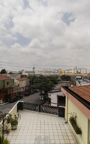 Casa para alugar com 400m², 4 quartos e 4 vagas Casa para alugar com 400m², 4 quartos e 4 vagasVista Área Externa