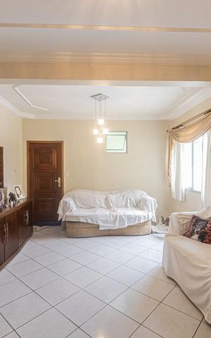 Casa para alugar com 400m², 4 quartos e 4 vagas Casa para alugar com 400m², 4 quartos e 4 vagasSala