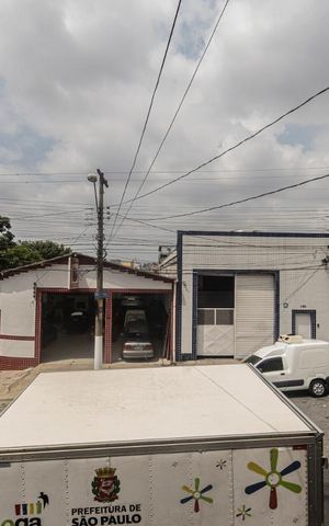 Casa para alugar com 400m², 4 quartos e 4 vagas Casa para alugar com 400m², 4 quartos e 4 vagasVista Banheiro Suite 3