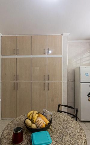 Casa para alugar com 400m², 4 quartos e 4 vagas Casa para alugar com 400m², 4 quartos e 4 vagasCozinha