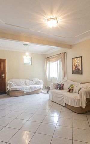 Casa para alugar com 400m², 4 quartos e 4 vagas Casa para alugar com 400m², 4 quartos e 4 vagasSala