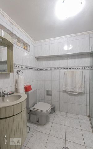Casa para alugar com 400m², 4 quartos e 4 vagas Casa para alugar com 400m², 4 quartos e 4 vagasBanheiro Suite 2