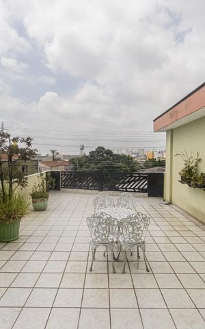 Casa para alugar com 400m², 4 quartos e 4 vagas Casa para alugar com 400m², 4 quartos e 4 vagasÁrea Externa
