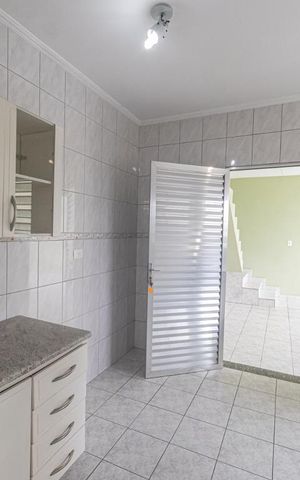 Casa para alugar com 400m², 4 quartos e 4 vagas Casa para alugar com 400m², 4 quartos e 4 vagasCozinha de serviço