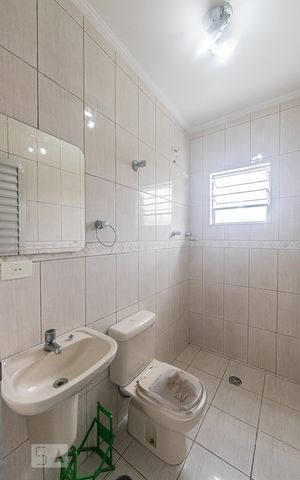 Casa para alugar com 400m², 4 quartos e 4 vagas Casa para alugar com 400m², 4 quartos e 4 vagasBanheiro de Serviço