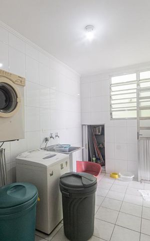 Casa para alugar com 400m², 4 quartos e 4 vagas Casa para alugar com 400m², 4 quartos e 4 vagasÁrea de Serviço
