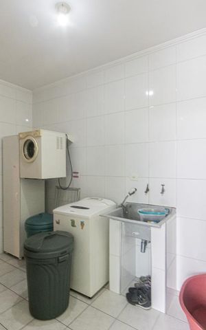 Casa para alugar com 400m², 4 quartos e 4 vagas Casa para alugar com 400m², 4 quartos e 4 vagasÁrea de Serviço