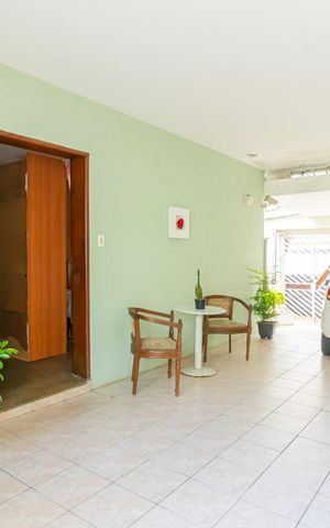 Casa à venda com 280m², 3 quartos e 6 vagas Casa à venda com 280m², 3 quartos e 6 vagasGaragem