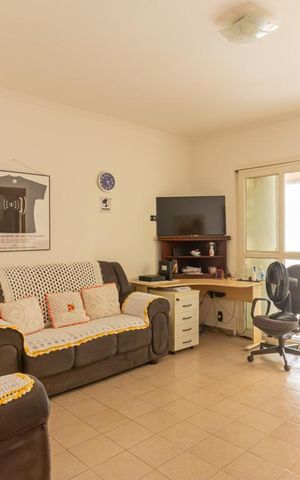Casa à venda com 280m², 3 quartos e 6 vagas Casa à venda com 280m², 3 quartos e 6 vagasSala de Estar