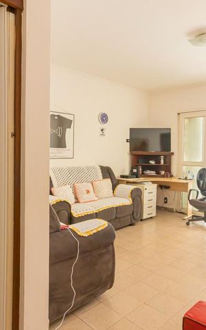 Casa à venda com 280m², 3 quartos e 6 vagas Casa à venda com 280m², 3 quartos e 6 vagasSala de Estar