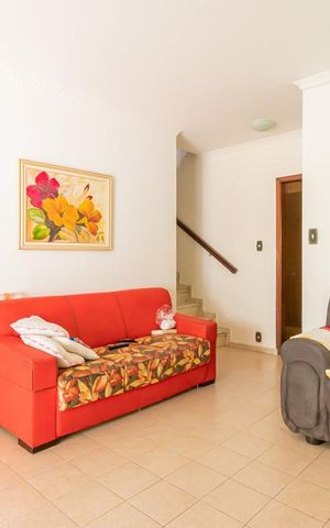 Casa à venda com 280m², 3 quartos e 6 vagas Casa à venda com 280m², 3 quartos e 6 vagasSala de Estar