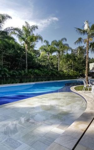 Apartamento para alugar com 121m², 2 quartos e 2 vagas Apartamento para alugar com 121m², 2 quartos e 2 vagasÁrea comum - Piscina