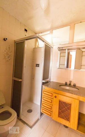 Apartamento para alugar com 80m², 3 quartos e sem vagaBanheiro