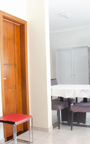 Casa para alugar com 120m², 2 quartos e 2 vagasSala