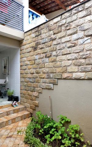 Casa à venda com 110m², 2 quartos e 1 vaga Casa à venda com 110m², 2 quartos e 1 vagaQuintal