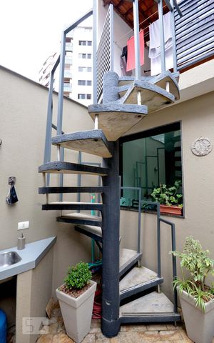 Casa à venda com 110m², 2 quartos e 1 vaga Casa à venda com 110m², 2 quartos e 1 vagaQuintal