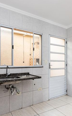 Casa de condomínio à venda com 60m², 2 quartos e 1 vaga Casa de condomínio à venda com 60m², 2 quartos e 1 vagaCozinha