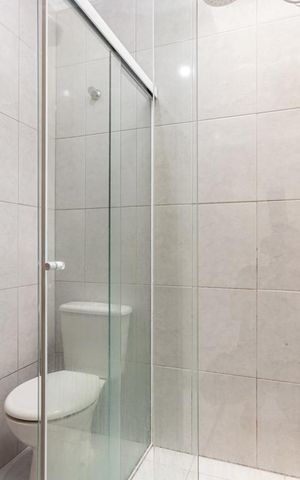 Casa de condomínio à venda com 60m², 2 quartos e 1 vaga Casa de condomínio à venda com 60m², 2 quartos e 1 vagaBanheiro