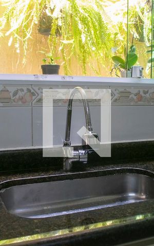 Casa à venda com 200m², 3 quartos e 4 vagas Casa à venda com 200m², 3 quartos e 4 vagasCozinha
